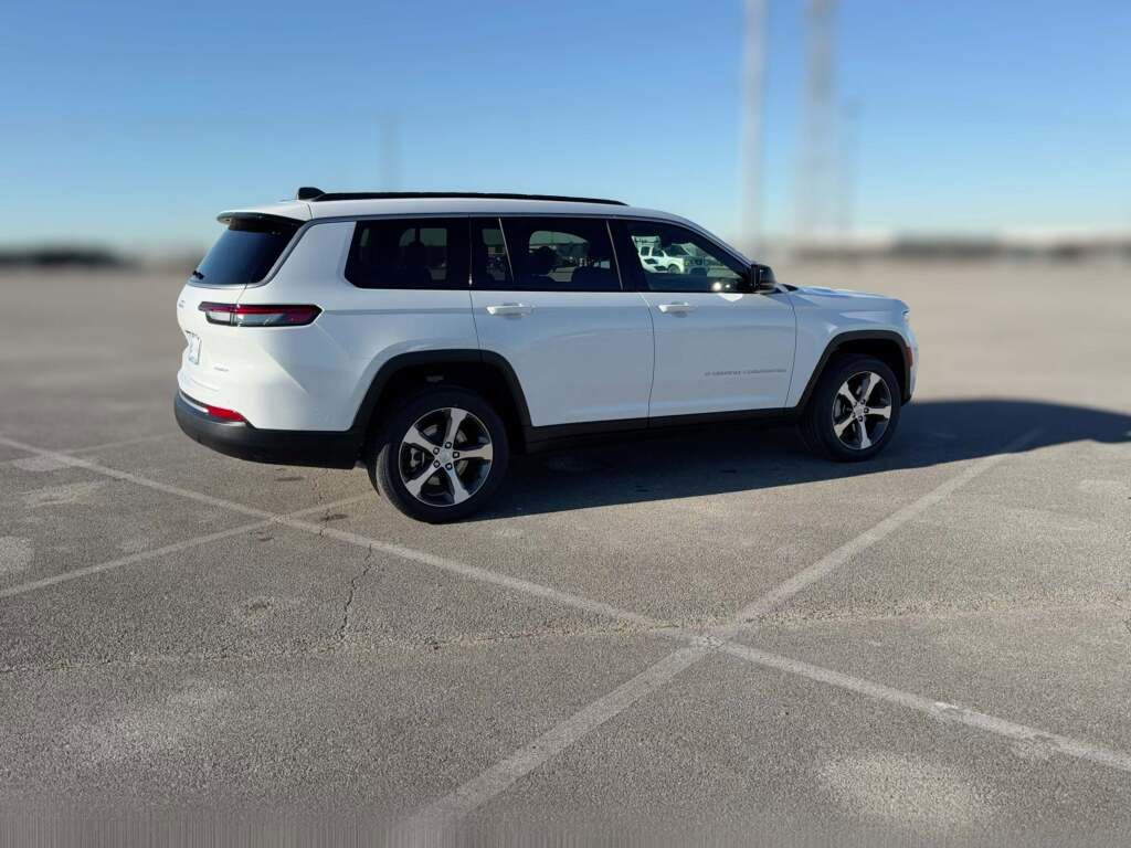 New 2026 Jeep Grand Cherokee L Limited image 13