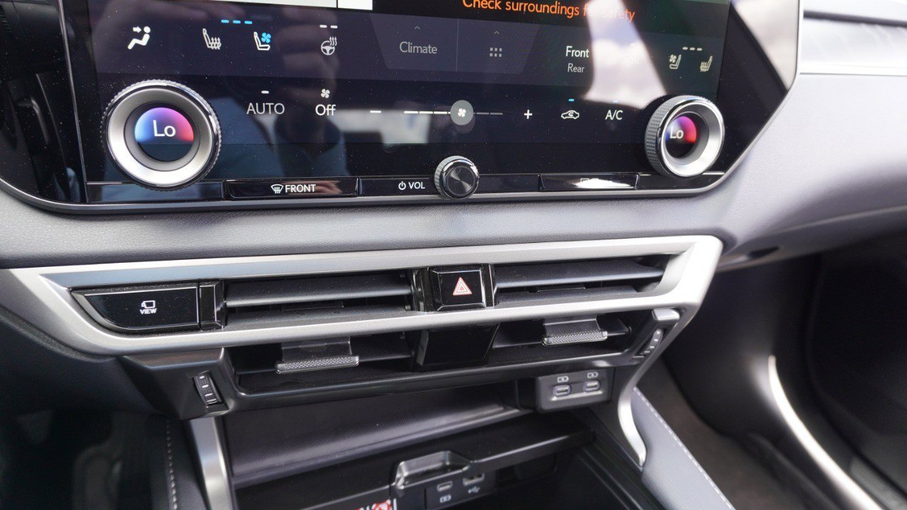 Used 2025 Lexus RX 350 Premium Plus w/ Accessory Package (Z1) image 19