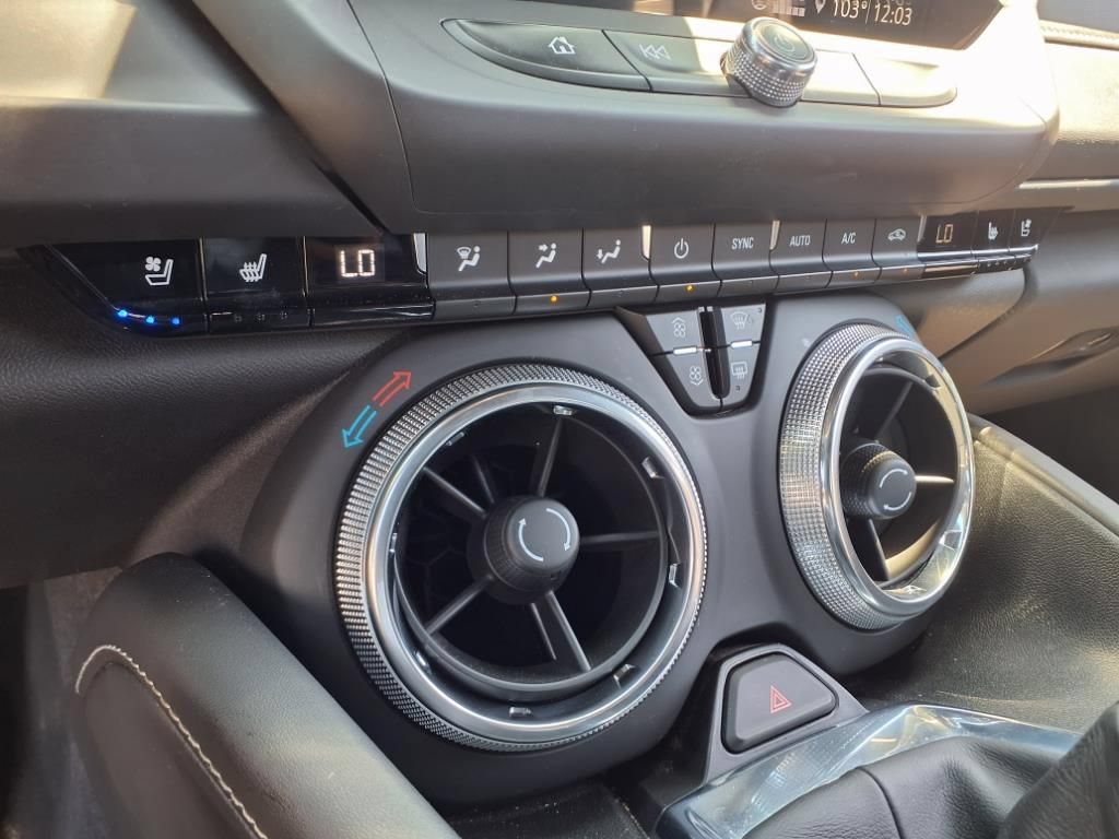 Used 2021 Chevrolet Camaro LT RWD image 15