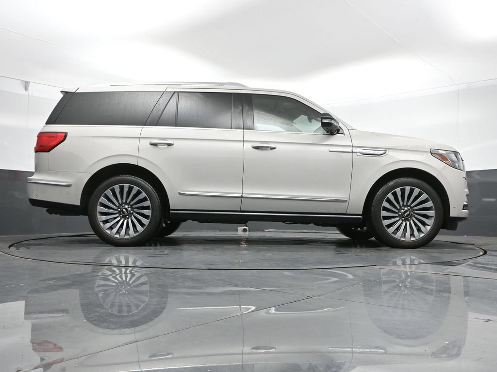 Used 2019 Lincoln Navigator Reserve AWD/4WD image 45