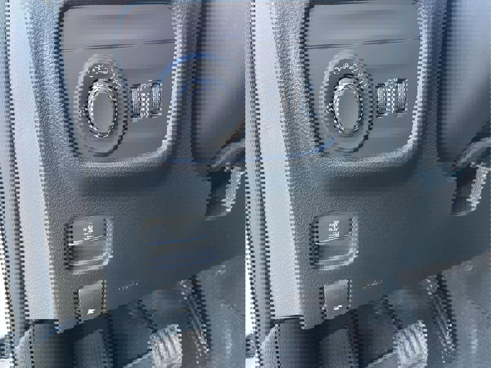 New 2025 Jeep Grand Cherokee Altitude image 11