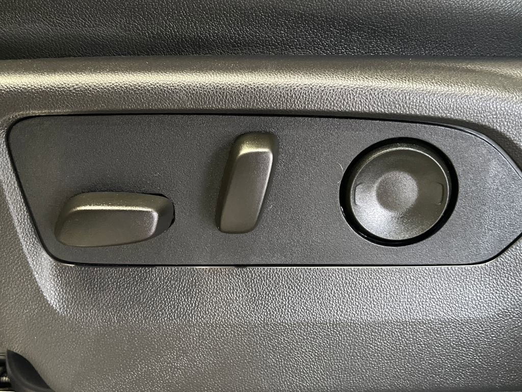 Used 2026 Chevrolet Silverado 1500 LTZ w/ LTZ Premium Package image 38