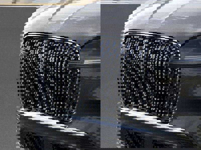 New 2025 Lincoln Aviator AWD image 17