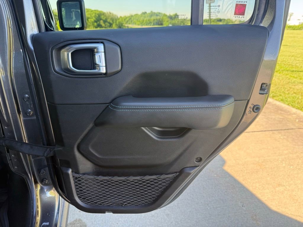 Used 2022 Jeep Wrangler Unlimited Rubicon 4xe w/ Steel Bumper Group AWD/4WD image 14