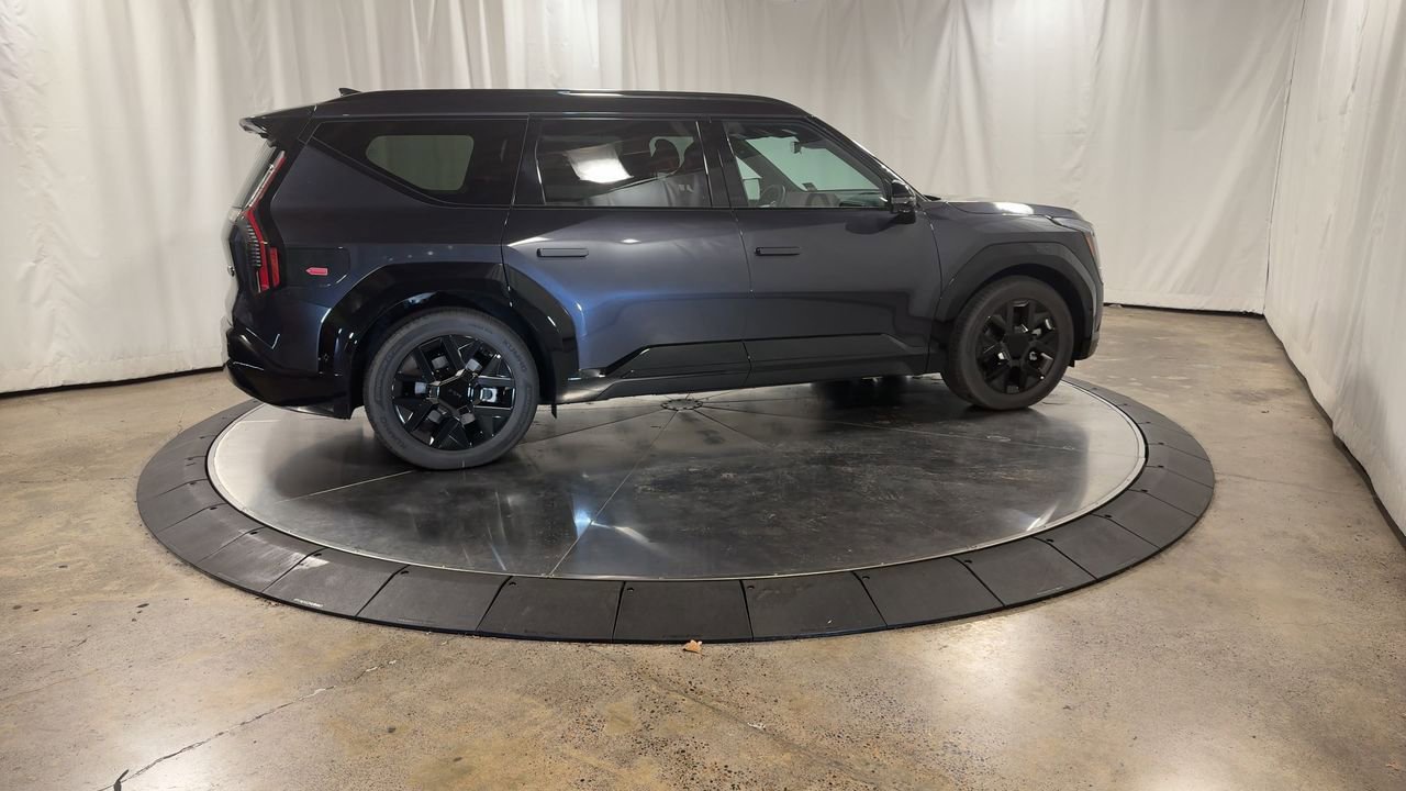 New 2026 Kia EV9 Land image 2