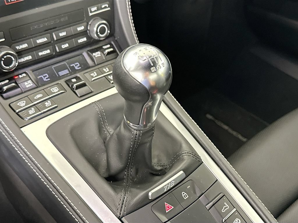 Used 2025 Porsche 718 Cayman RWD image 16