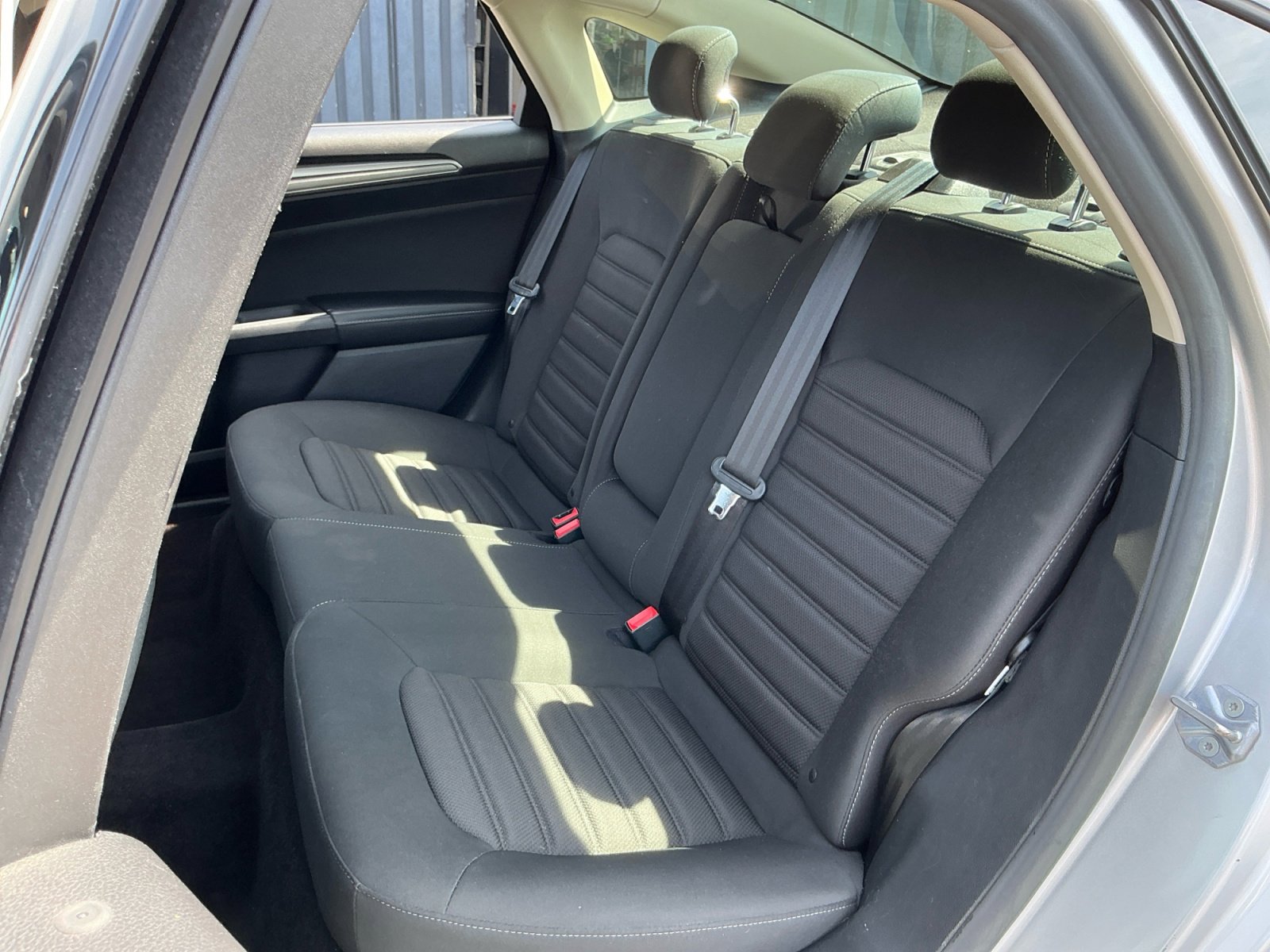 Used 2019 Ford Fusion SE FWD image 19
