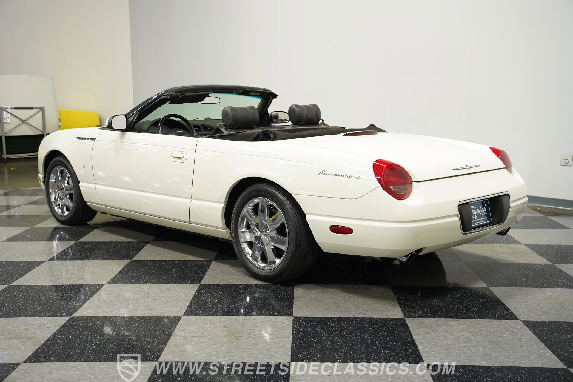 Used 2002 Ford Thunderbird image 9