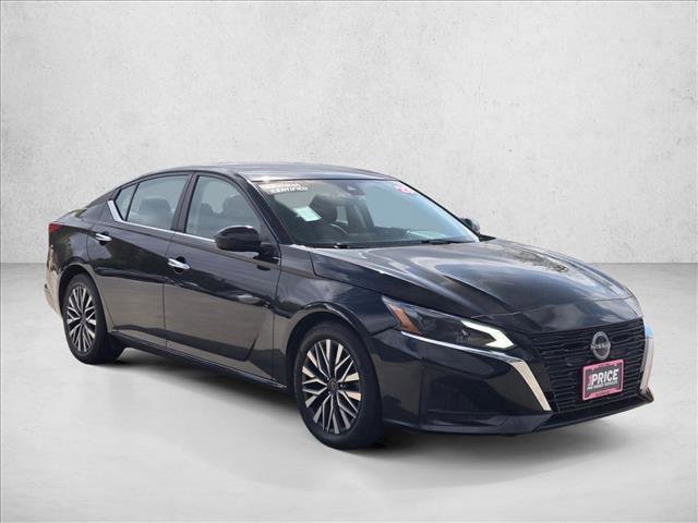 Used 2023 Nissan Altima 2.5 SV FWD image 3