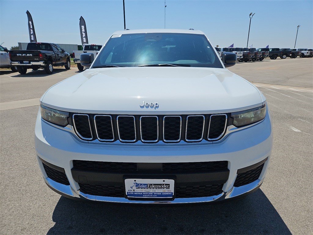 New 2025 Jeep Grand Cherokee L Laredo image 11