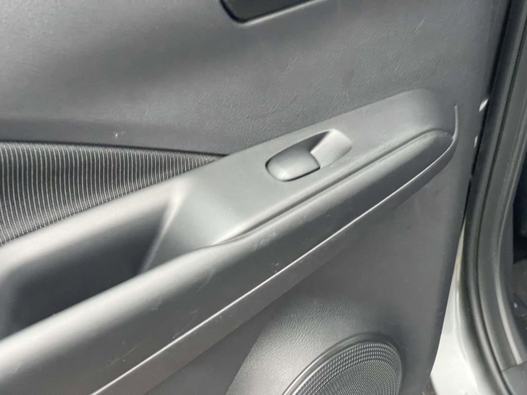 Used 2025 Nissan Kicks Play S image 13