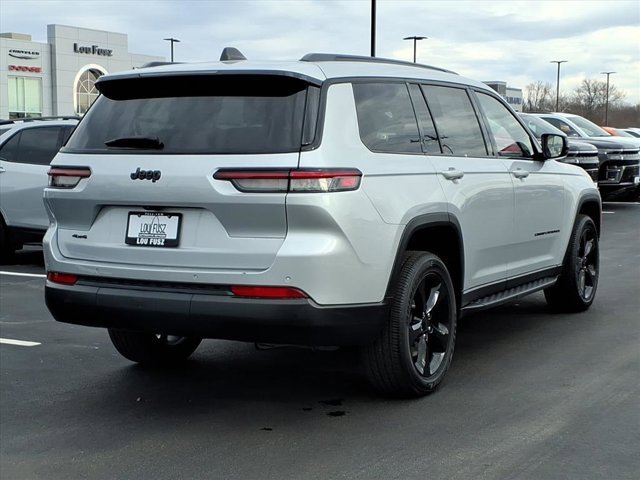 Used 2023 Jeep Grand Cherokee L Laredo image 28