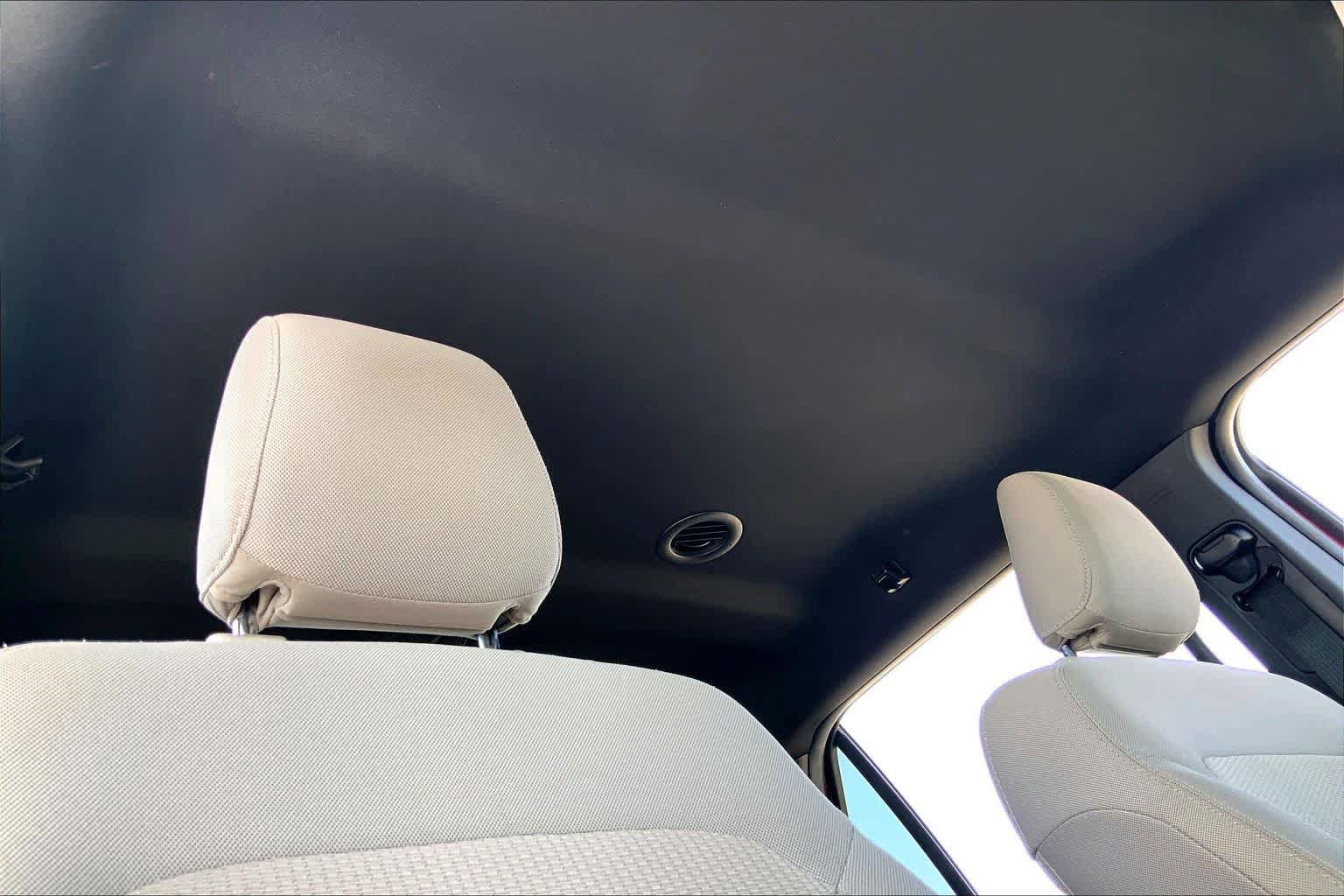 Used 2019 Ford Explorer XLT w/ Equipment Group 201A FWD image 14