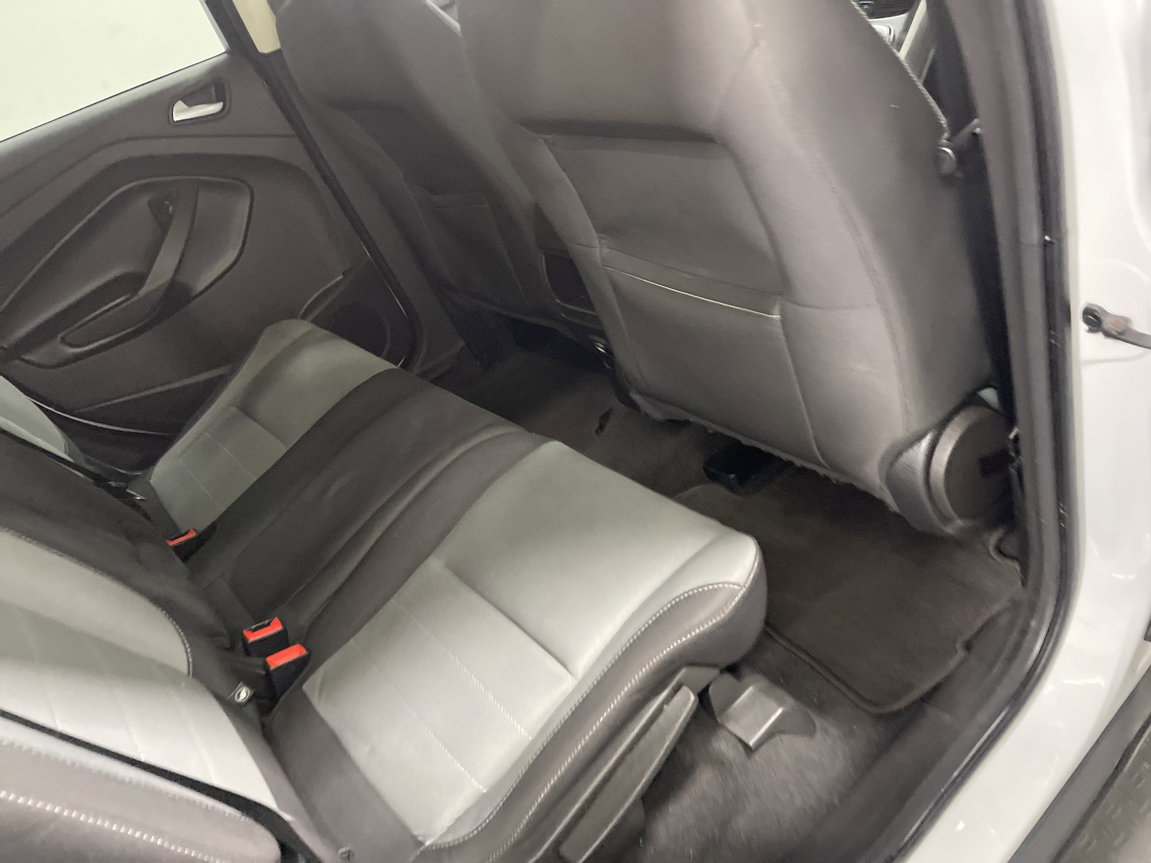Used 2015 Ford Escape SE image 31
