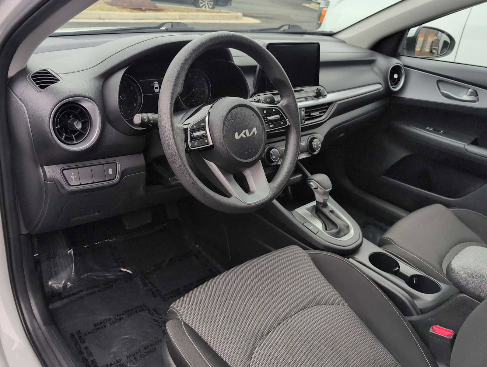 Used 2024 Kia Forte LXS image 10