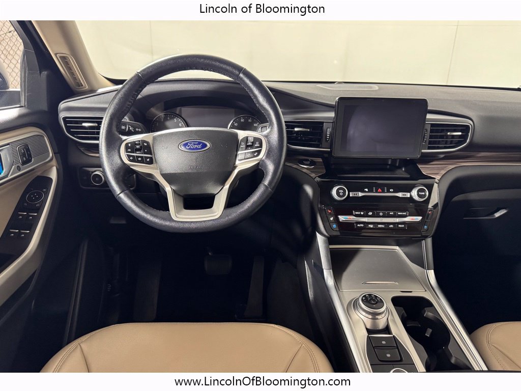 Used 2022 Ford Explorer Limited w/ Equipment Group 301A AWD/4WD image 18