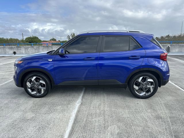 Used 2023 Hyundai Venue SEL FWD image 14