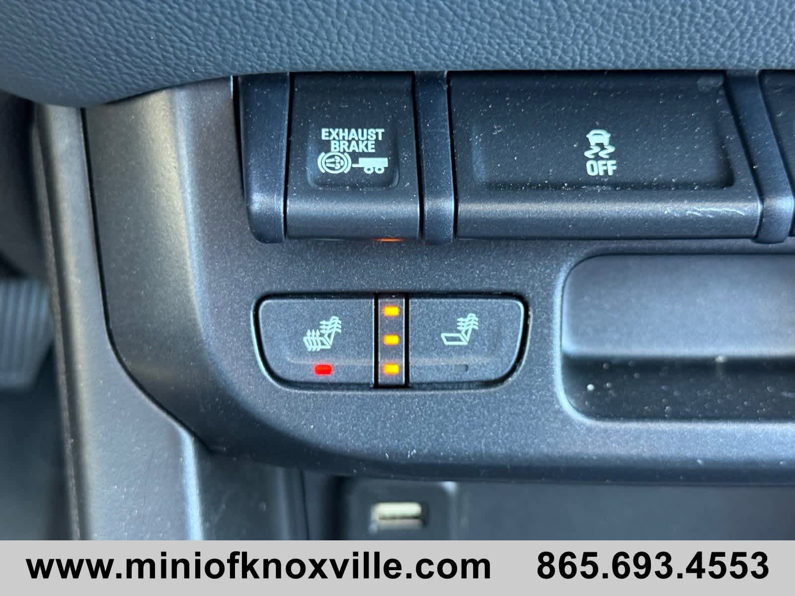 Used 2018 Chevrolet Colorado Z71 AWD/4WD image 25