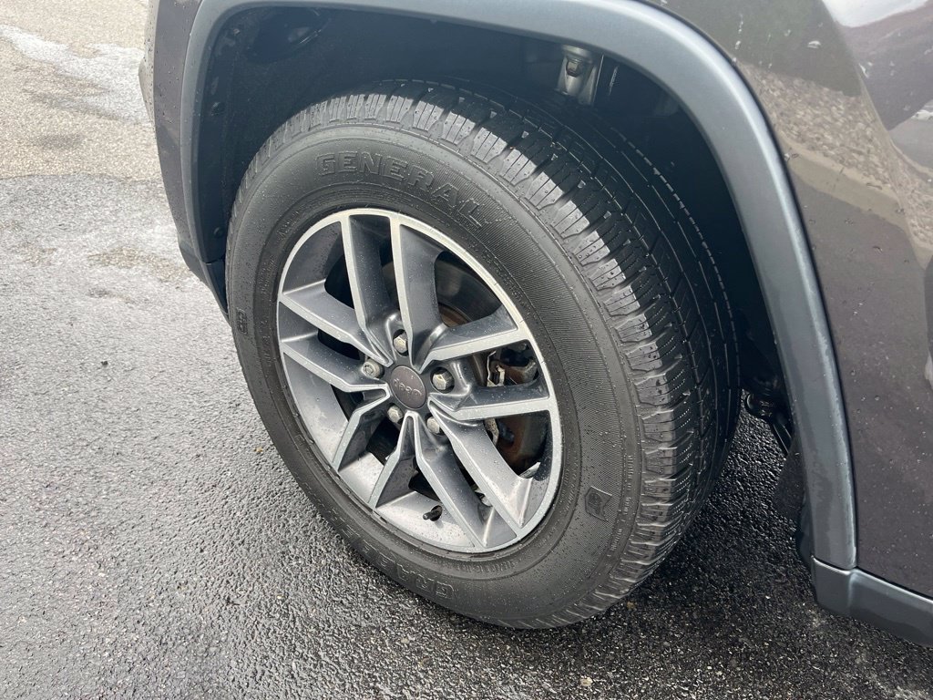 Used 2019 Jeep Grand Cherokee Limited AWD/4WD image 10