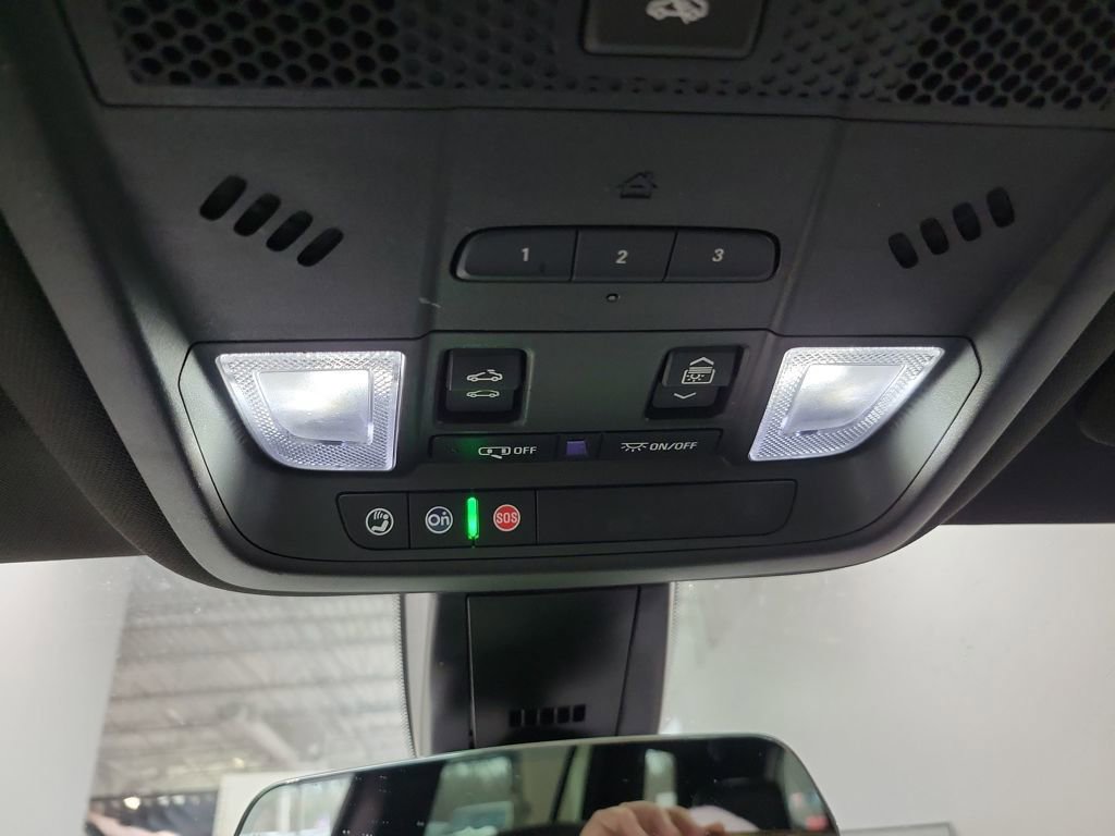 Used 2025 Cadillac XT6 Premium Luxury image 35