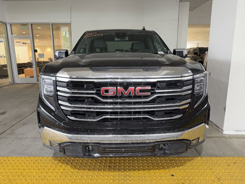 Used 2025 GMC Sierra 1500 SLT image 1