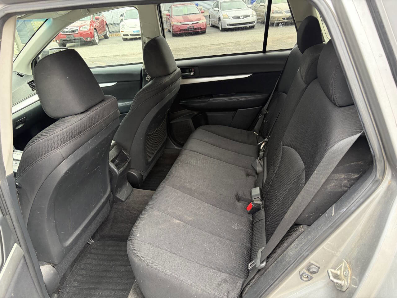 Used 2010 Subaru Outback 2.5i Premium image 11