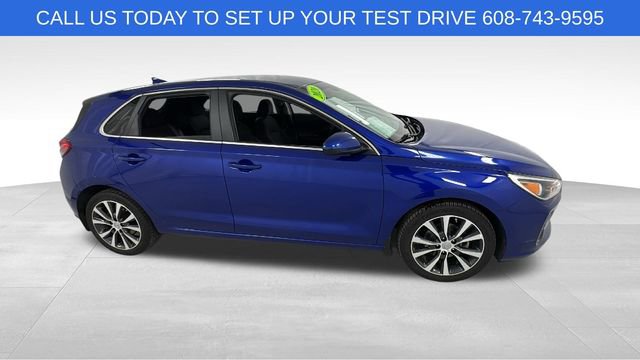 Used 2020 Hyundai Elantra GT image 3