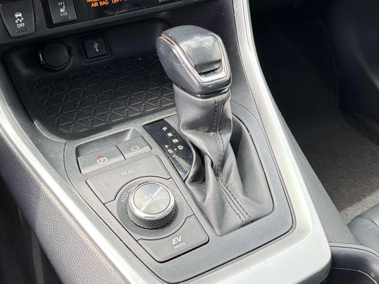 Used 2021 Toyota RAV4 XSE AWD/4WD image 18