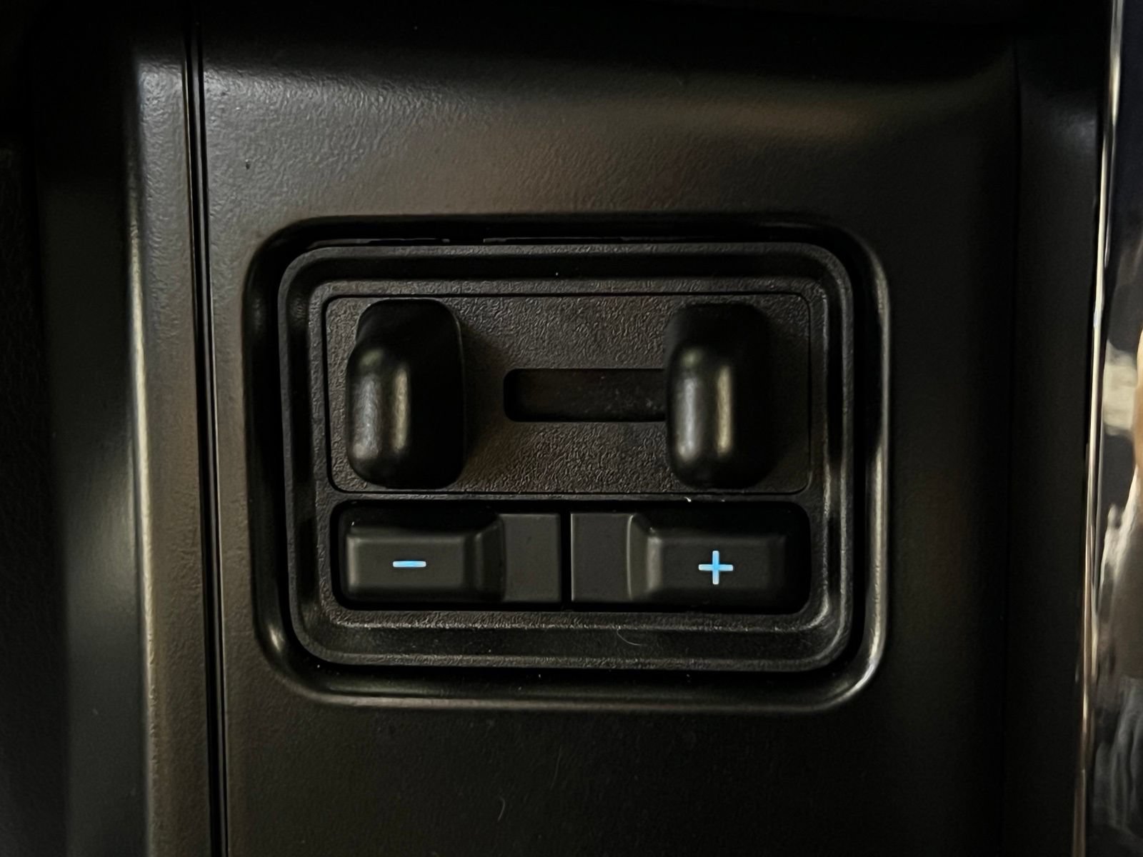 Used 2023 Ford F150 Lightning Platinum AWD/4WD image 22