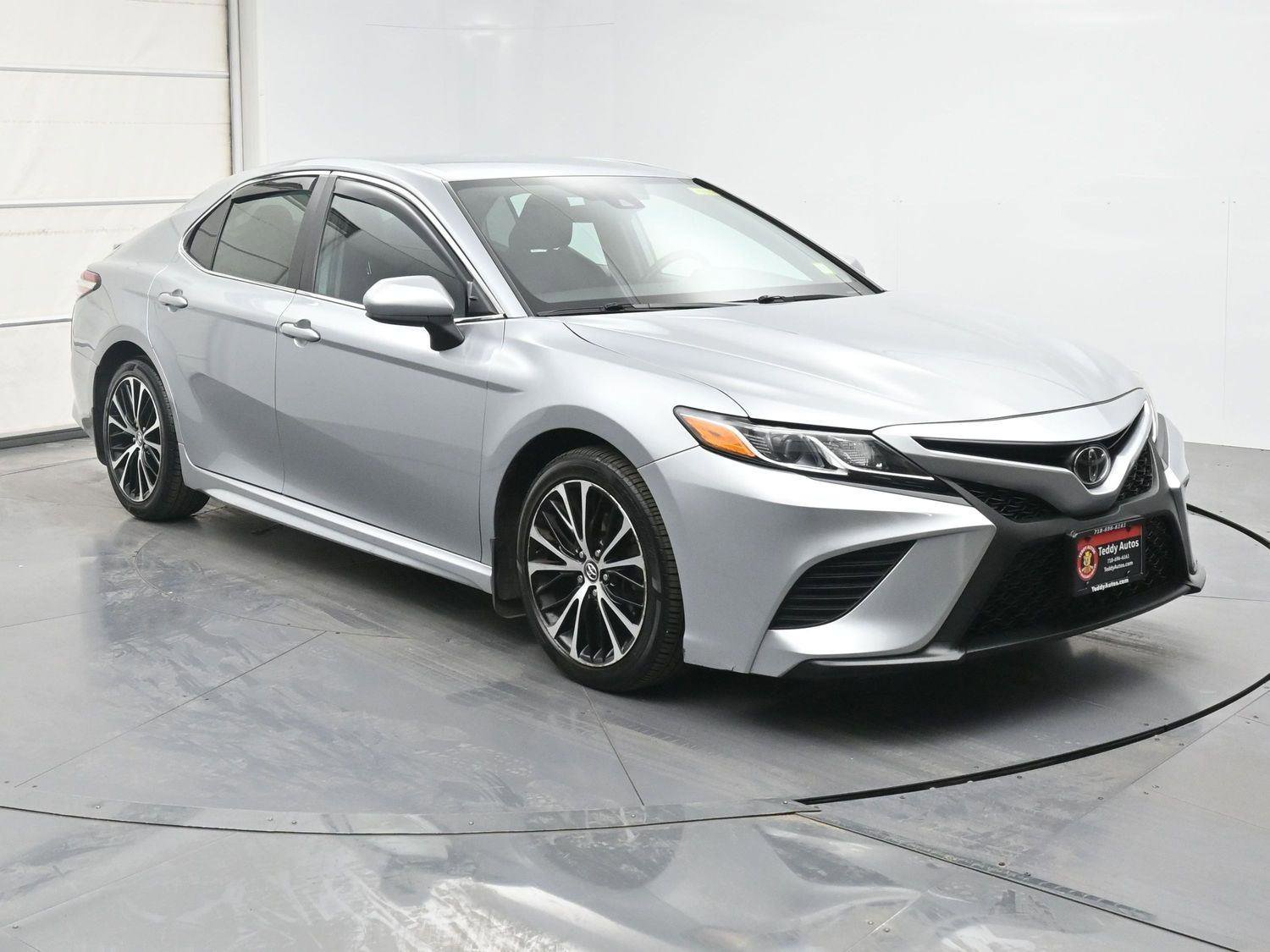 Used 2020 Toyota Camry SE FWD image 24