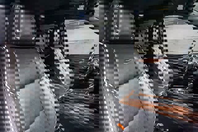 Used 2021 Cadillac Escalade Premium Luxury image 18