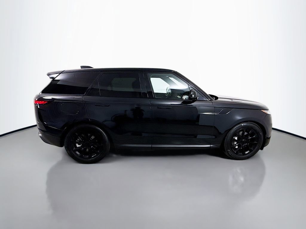 Used 2025 Land Rover Range Rover Sport SE image 8