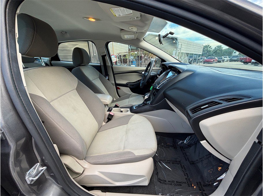 Used 2013 Ford Focus SE w/ Super Fuel Economy (SFE) Pkg FWD image 30