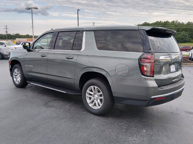 Used 2024 Chevrolet Suburban LT AWD/4WD image 5