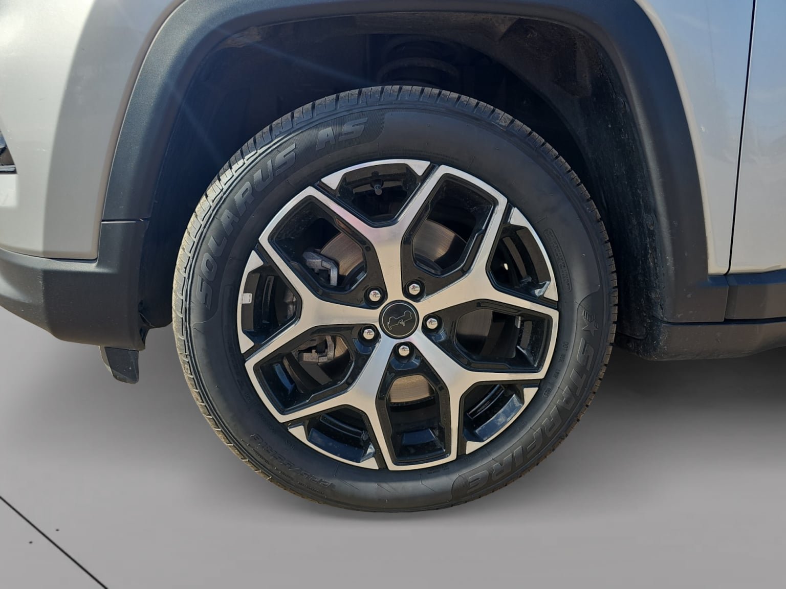 Used 2025 Jeep Compass Limited AWD/4WD image 9