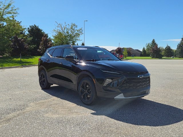 Used 2023 Chevrolet Blazer LT w/ Midnight/Sport Edition FWD image 3
