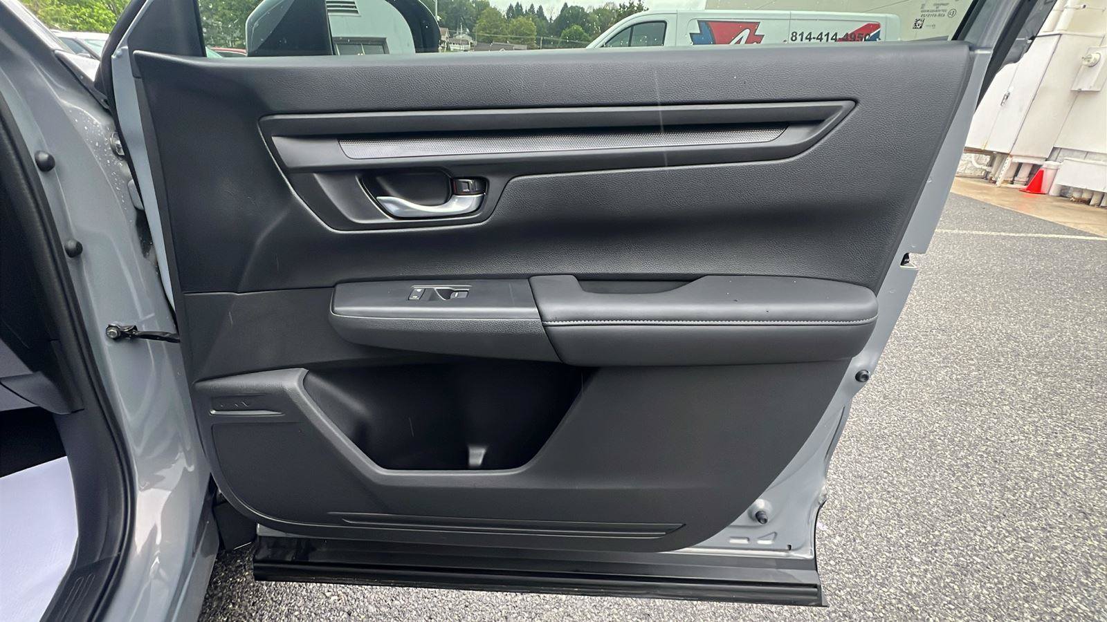 Used 2024 Honda CR-V LX image 12