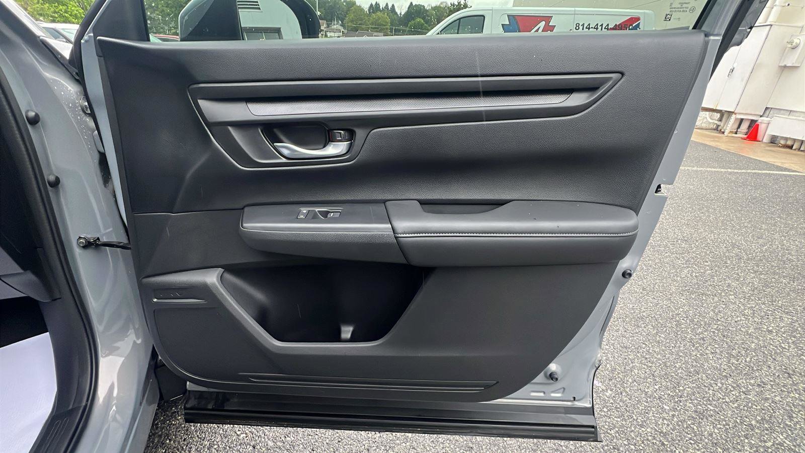 Used 2024 Honda CR-V LX image 12