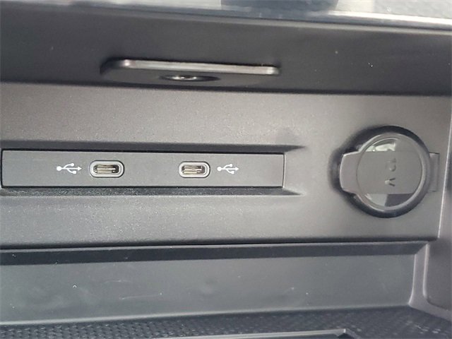 New 2025 Volkswagen Taos SE image 31