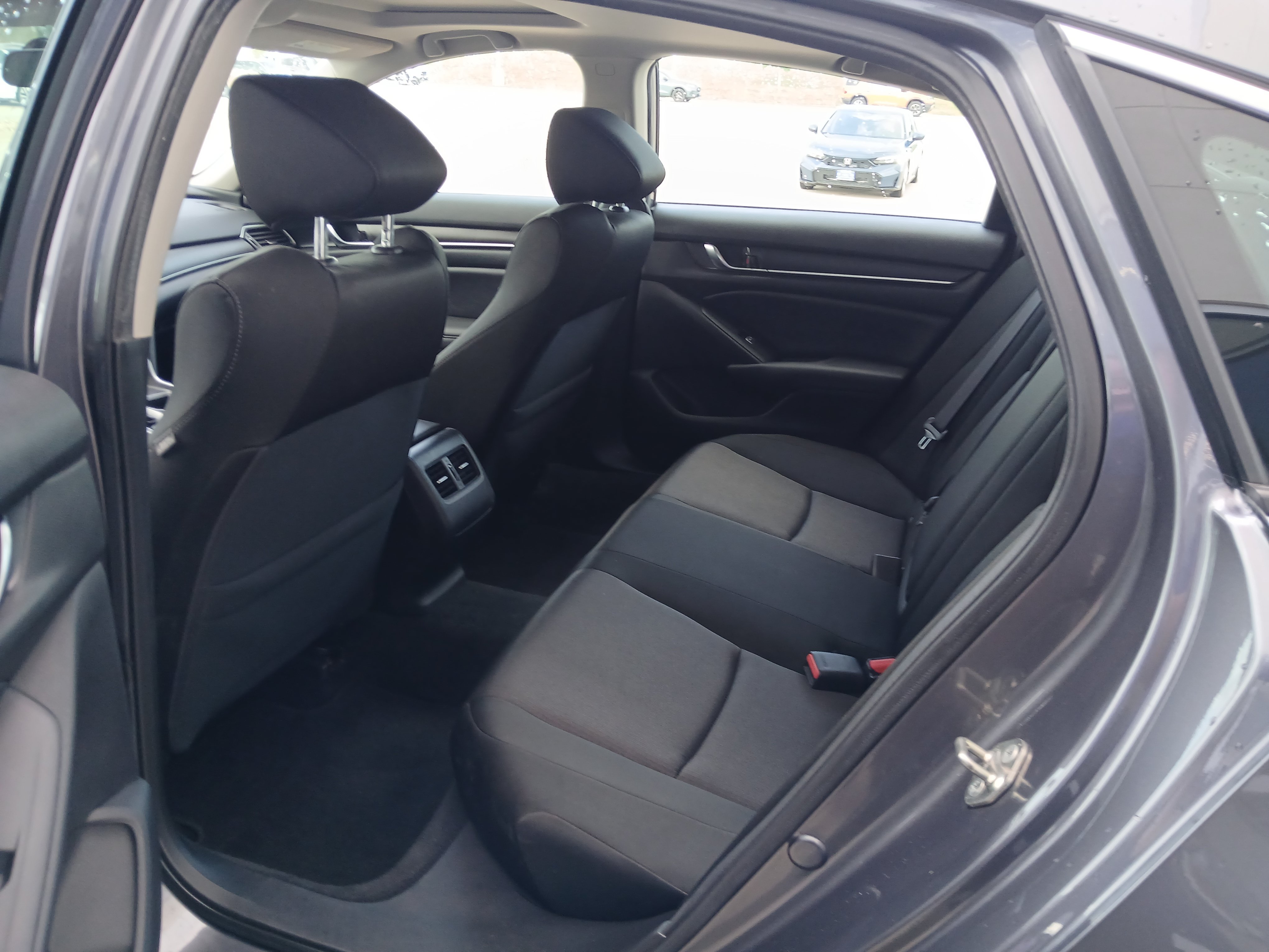 Used 2019 Honda Accord EX image 9