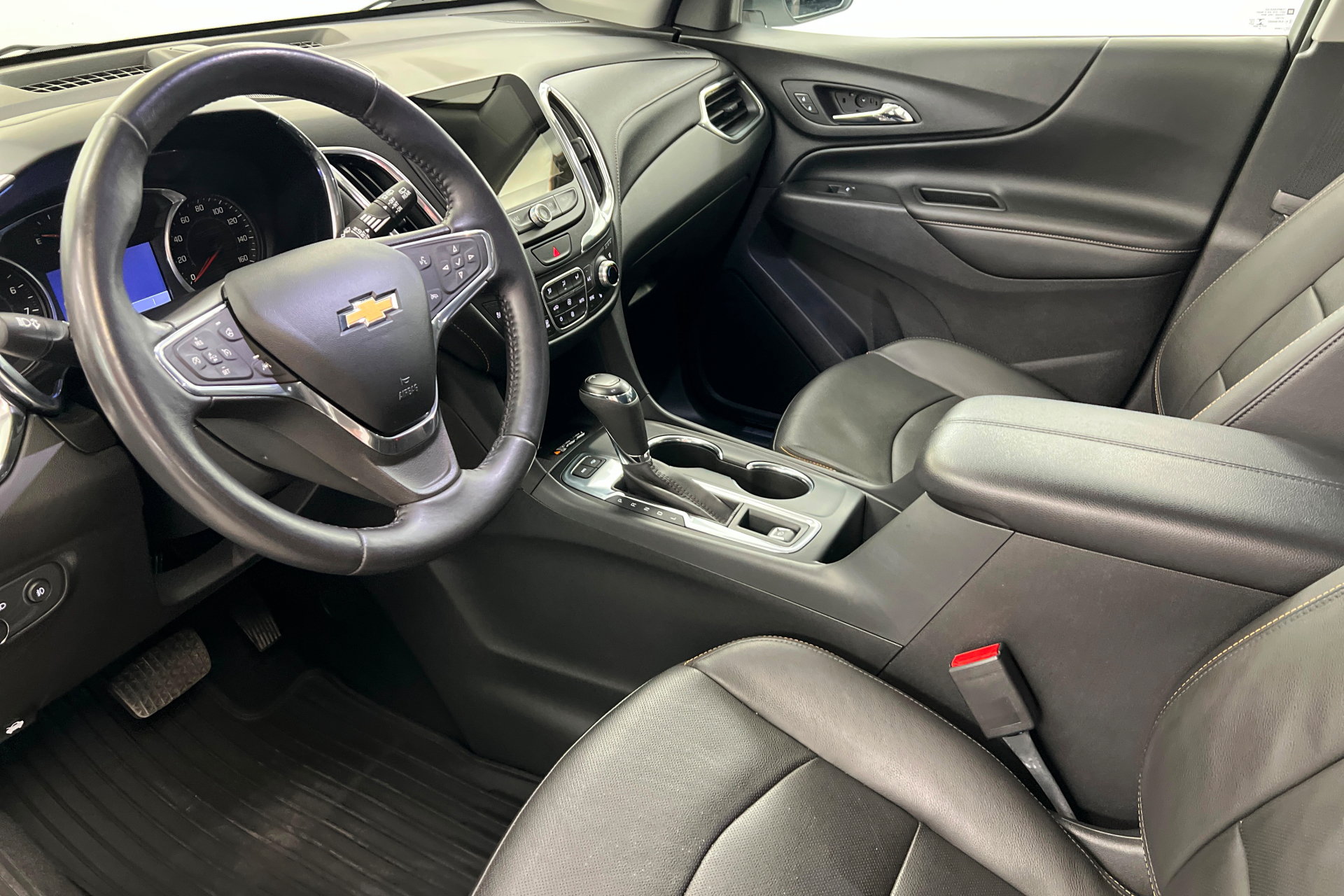 Used 2020 Chevrolet Equinox Premier AWD/4WD image 16