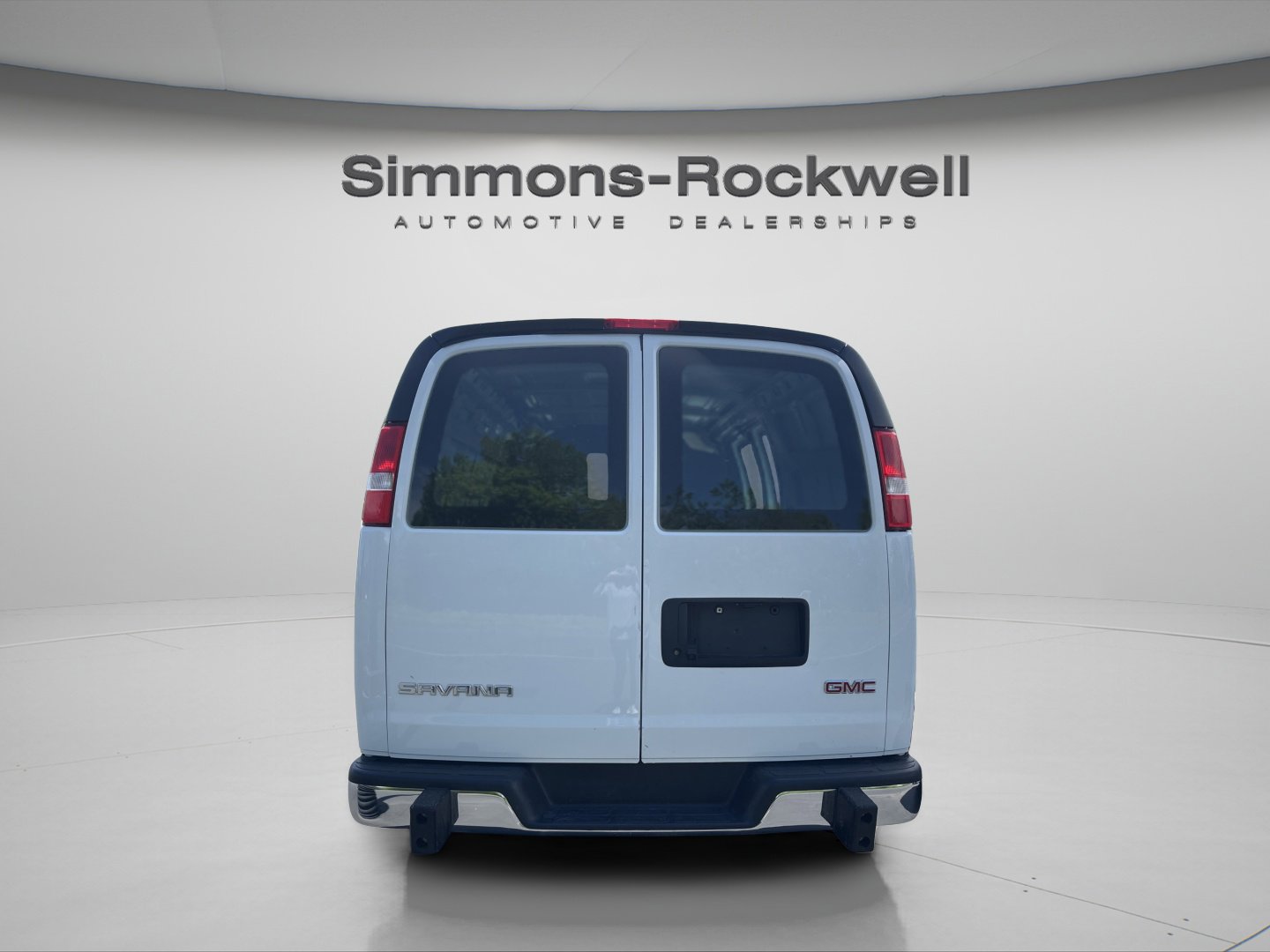 Used 2024 GMC Savana 2500 w/ Driver Convenience Package RWD image 4