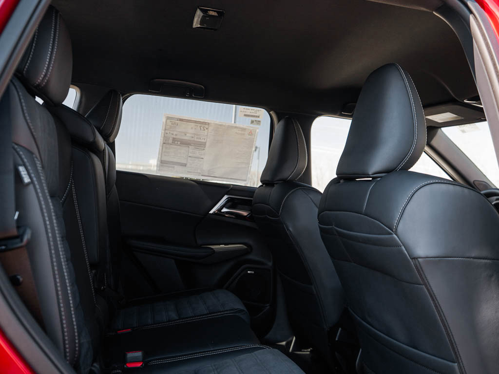 New 2026 Mitsubishi Outlander LE AWD/4WD image 11