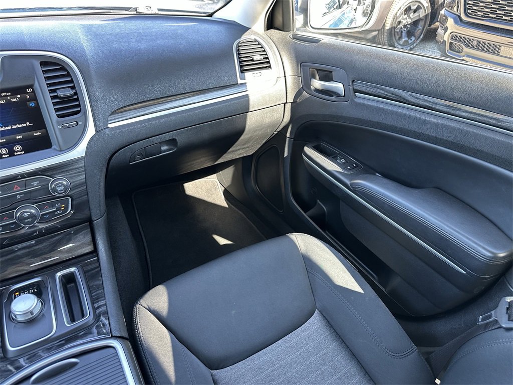 Certified 2022 Chrysler 300 Touring image 16