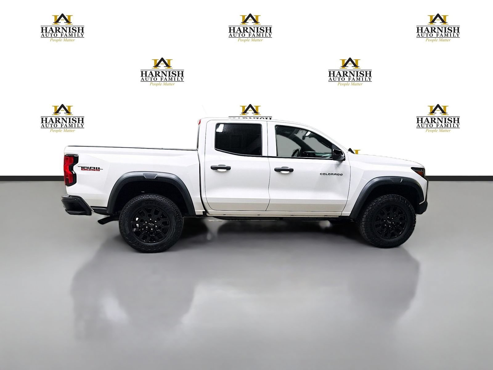 Used 2024 Chevrolet Colorado Trail Boss w/ Advanced Trailering Package AWD/4WD image 5