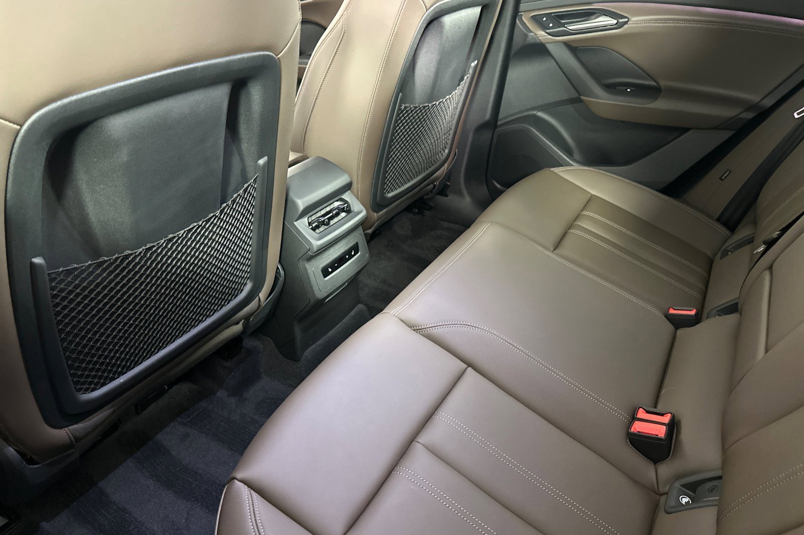 Used 2025 Audi Q6 e-tron Premium w/ Convenience Package image 11