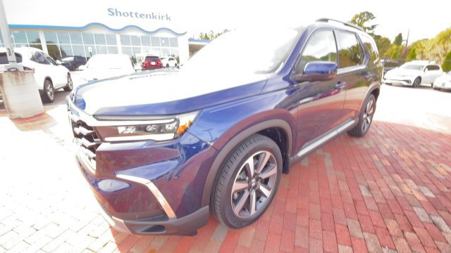 Used 2023 Honda Pilot Touring image 5
