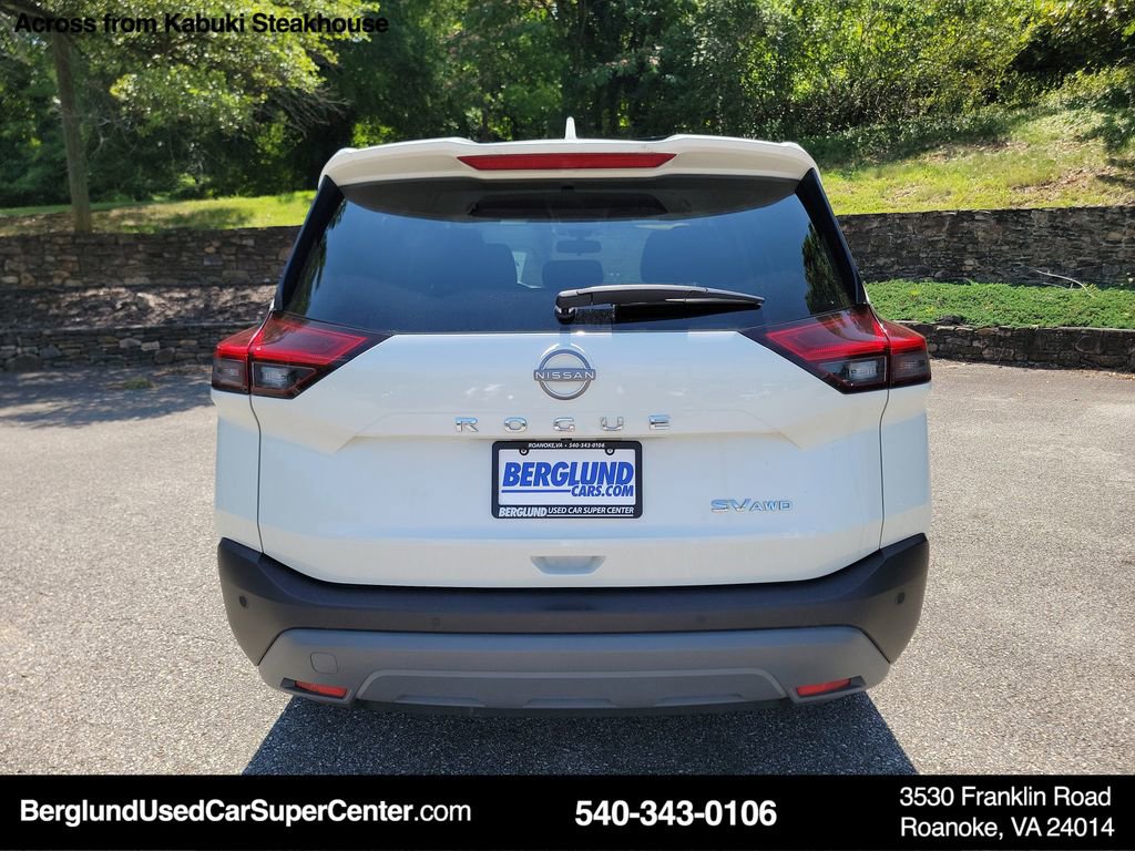 Used 2023 Nissan Rogue SV image 11