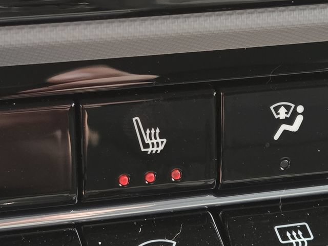 New 2027 Chevrolet Bolt LT w/ Comfort Package FWD image 6