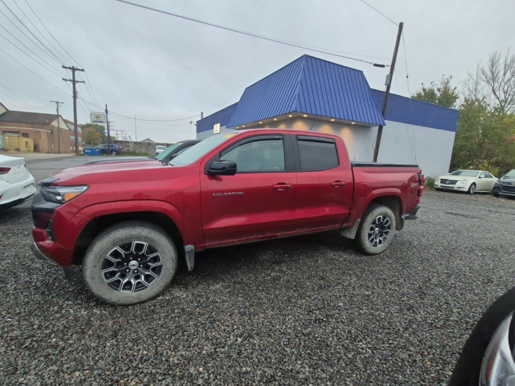 Used 2023 Chevrolet Colorado Z71 w/ Z71 Convenience Package 2 AWD/4WD image 4